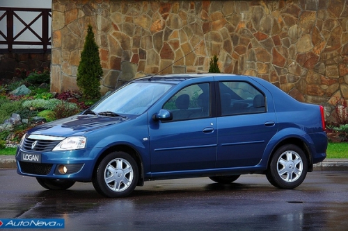 Renault Logan - один из лидеров продаж среди иномарок в России за 2011 год